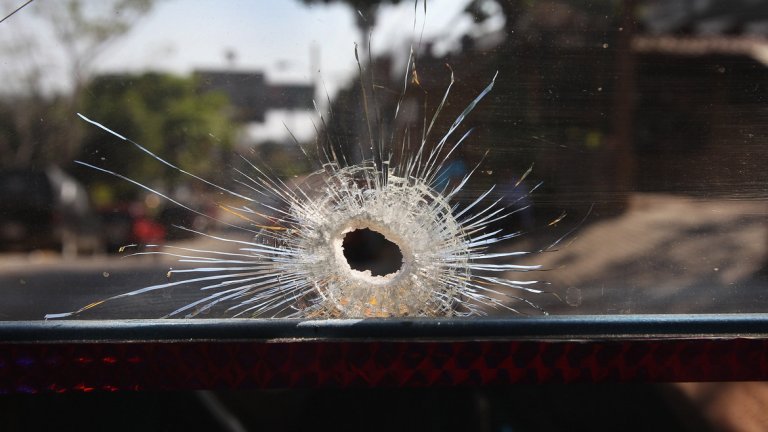 Излезлите на релсите регулират графика на БДЖ, а въздушната пушка - трафика в София.