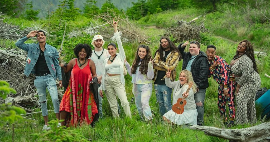 Snowflake Mountain
Единственото прекратено риалити на платформата не успя да грабне интереса на публиката. Появи се през лятото на 2022 г., а година по-късно беше посечено.
Концепцията му беше да пусне няколко непораснали възрастни в дива среда, където да осъзнаят колко глезени са, да бъдат принудени да оцеляват и най-накрая да започнат да разчитат на самите себе си в този живот.