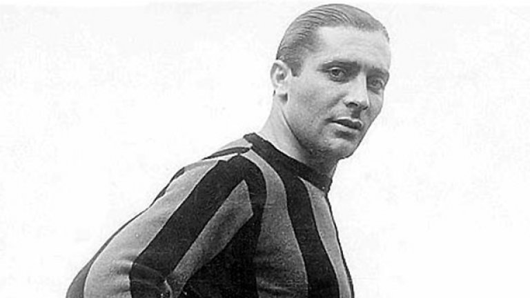 Великият Джузепе Меаца, световен шампион от 1934 и 1938, игра и за двата милански гранда. След смъртта му през 1979 г. стадион "Сан Сиро" бе прекръстен на негово име. Той има и най-много голове в дербито - 20 (19 за Интер и 1 за Милан)