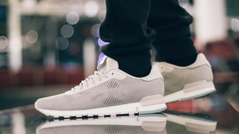 Mоделът от снимката е CL Flexweave и е наличен в магазините на Reebok и онлайн тук