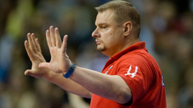 Треньорът на руския национален отбор Владимир Алекно неизменно се сблъсква с България