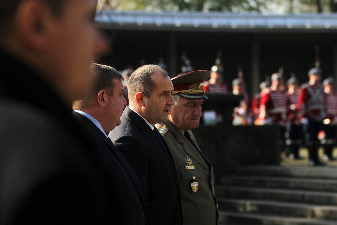 Президентът Румен Радев почете Архангелова задушница (снимки)