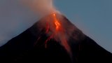 От 11 юни насам вулканът е активен, като новото предписание на местните власти е всички, които живеят в радиус от 8 километра, да се евакуират