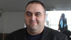 Срещу него има обвинения за използване на нерегламентирани устройства и за разпространяване на порнография