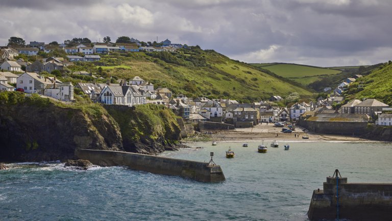В Корнуол теренът е доста предизвикателен.
