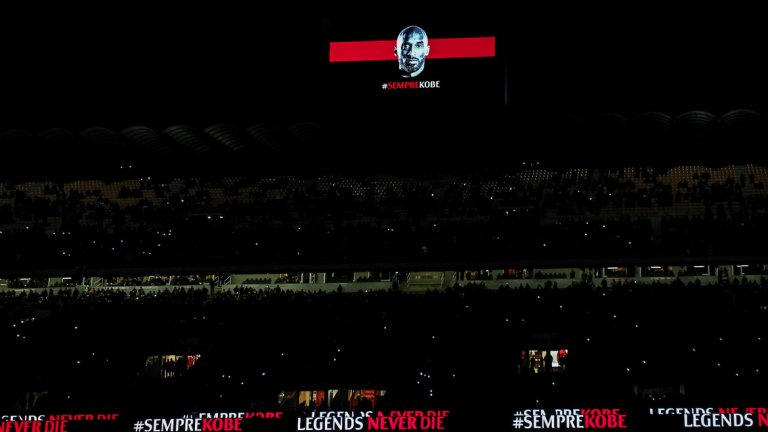 "Сан Сиро" почете по подобаващ начин Кобе, който беше фен на Милан