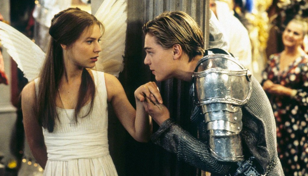 3. Ромео и Жулиета (1996 г.)
Въпреки че Лео вече е на 22 г., успешно се превъплъщава в историята за тийнейджърската любов. Наистина, ролята на Лео е може би единствената причина отново да се потопите в тази история.