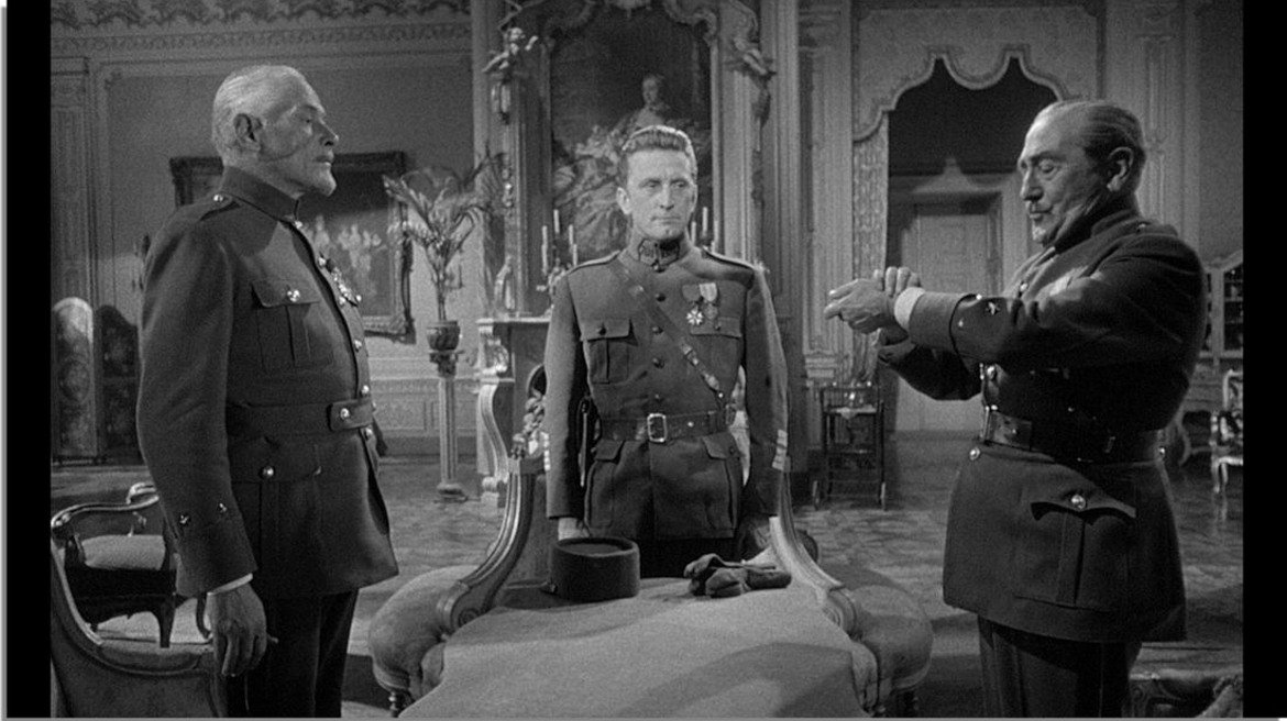 "Пътищата на славата" (Paths of Glory) 
Това е един от най-известните филми с участието на Кърк Дъглас. Действието се развива по време на Втората световна война. Полковник Дакс (Дъглас) е командващ офицер на френските войници, които отказват да продължат самоубийствена атака. След това Дакс трябва да защитава подчинените си в тежък процес срещу тях. 
Анти-военният филм от 1957 г. е на режисьора Стенли Кубрик и е базиран на новелата със същото име от Хъмфри Коб.