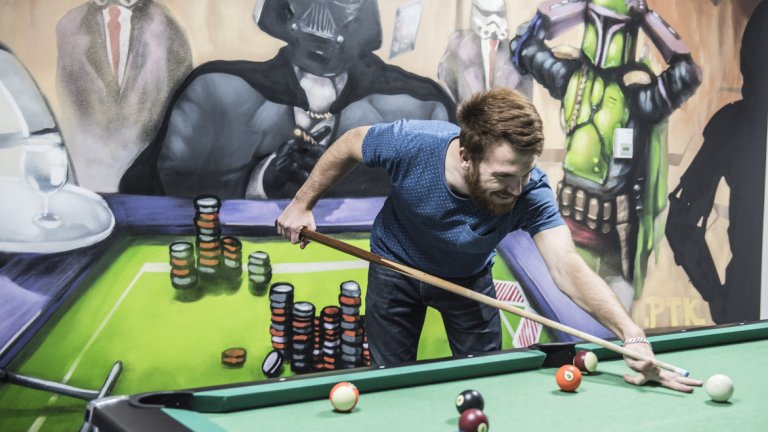 Работата е страхотна, мястото е готино. Градът расте и е страхотен. Ако сте инстаграмър, София е мястото за Вас.