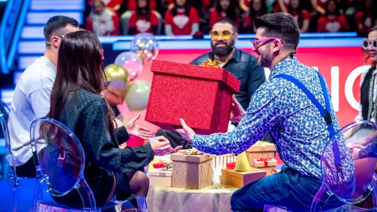 Телевизията превръща посредствените в известни повече и от политиката даже