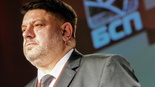 Конгресът на партията заседава днес и утре за избор на нов лидер