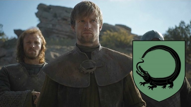 Феновете помагат много
Мартин в детайли описва определени сегменти от света на „Песен за огън и лед", но понякога оставя неща на въображението. По тази причина Бениоф и Уайз трябва да използват често въображението си и това на феновете. Това са направили и с герба на Хоуланд Рийд в сцените със спомени от Кулата на радостта, който трябва да съдържа приличащ на алигатор „гущер-лъв". Те копират напълно едно от изображенията, създадено от фен на сериала.