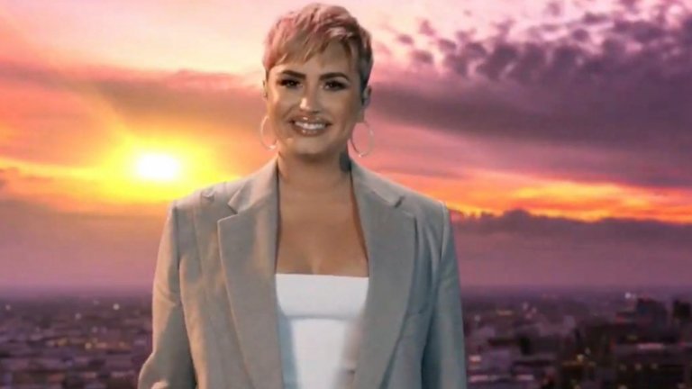 Певицата влиза в остър спор с магазин за специализирани десерти