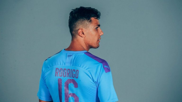 5. Родри – от Атлетико Мадрид в Манчестър Сити, 70 млн. евро
Пеп Гуардиола желаеше силно испанския полузащитник и не спря, докато не постигна целта си. 23-годишният Родри бе взет за наследник на вече 34-годишния Фернандиньо в разрушаването на противниковите атаки.