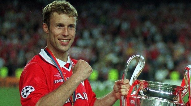 Рони Йонсен – 1,2 милиона лири
Стабилен защитник, който беше част от тима на Юнайтед, спечелил требъл през 1999 година. На тази цена, това е кражба...
