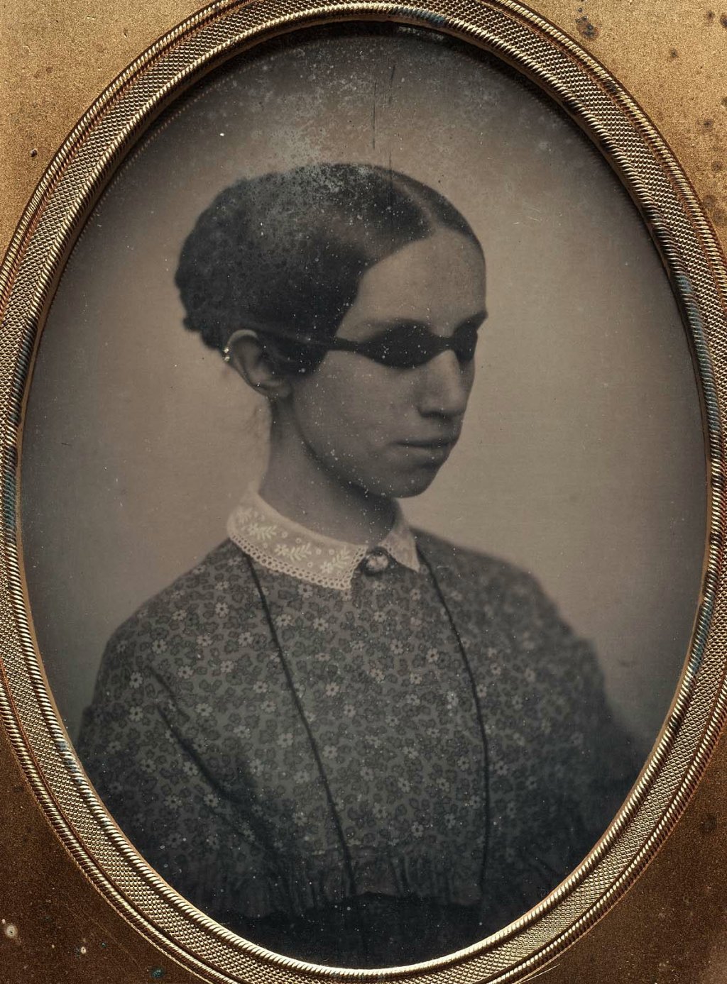 Laura_Bridgman_by_Southworth_&_Hawes,_c1855