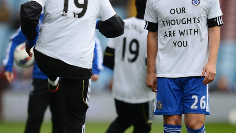 Подкрепиха го както съотборниците му, така и цялата Висша лига на Англия...