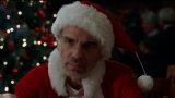 "Лошият Дядо Коледа"
Комедията с Били Боб Тортън в ролята на пиещ Дядо Коледа, работещ в блудкав мол, е филмът, който ще напомни на публиката защо белобрадият старец постоянно ни поздравява с хо-хо-хо. Голяма част от хумора идва от нестандартния поглед върху Коледа, но и от ужасните неща, с които човек може да се сблъска, докато работи с деца.