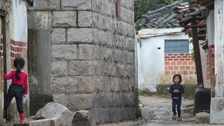 Северна Корея: Когато маските паднат