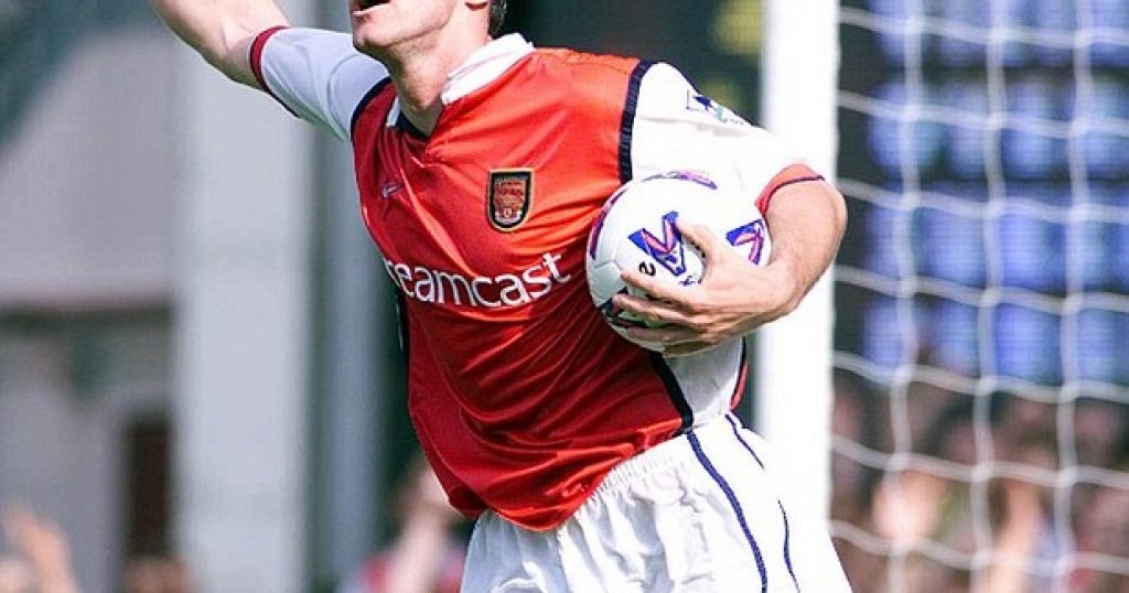 Давор Шукер
Арсенал (1999-2000), Уест Хем (2000-2001)
Хърватската звезда пристигна в Арсенал през 1999 на 31 години и записа 39 мача и 11 гола за тима преди да премине в Уест Хем.