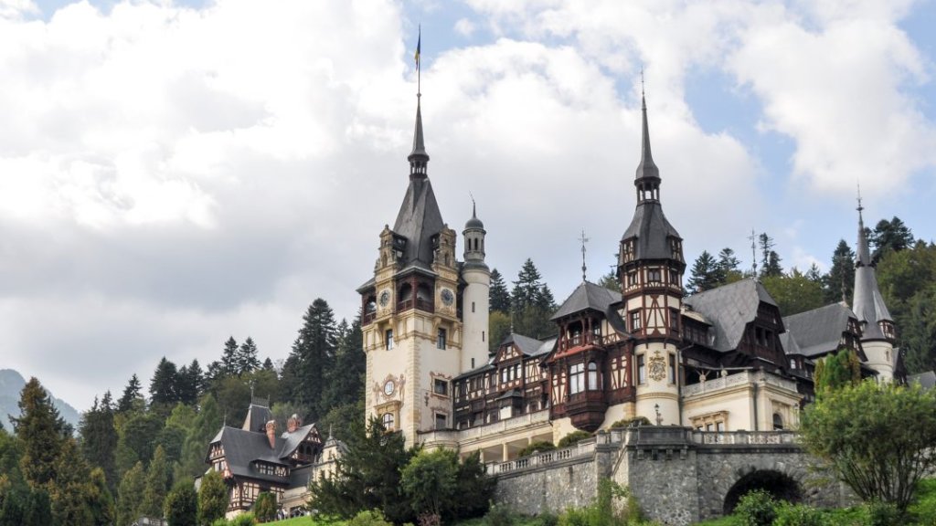 PelesCastle-11-e1476847341607-1080x809