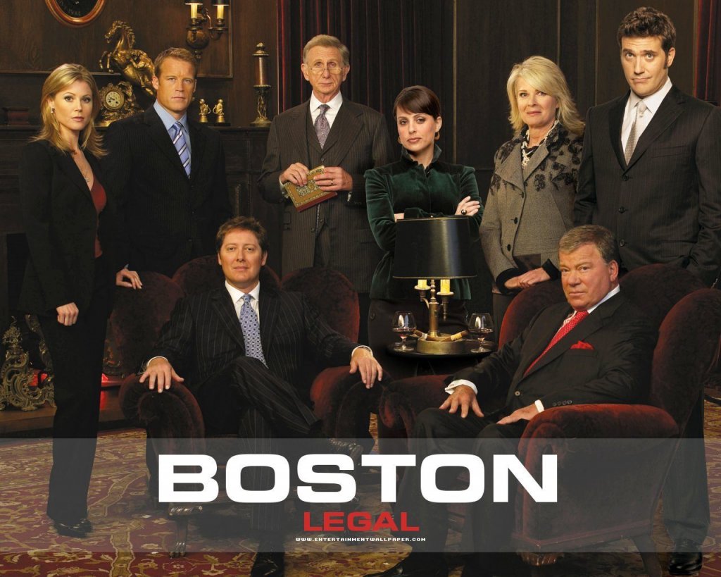 Boston Legal / "Адвокатите от Бостън" 
Да, би било страшно трудно да видим днес адекватна версия на този култов адвокатски сериал. Все пак основните герои тук са двама бели мъже, които са всичко друго, но не и политически коректни. Дени Крейн и Алан Шор са ходещо #MeToo и обвинение в сексуален тормоз, а езикът (и методите), които използват, със сигурност не биха били приемливи по днешните стандарти за "добро поведение". И все пак... 
"Адвокатите от Бостън" е гениален сериал, който представя цветни, макар и на моменти морално сиви герои. В основата му е голяма бостънска адвоктска картора - Крейн, Пул и Шмит, която се занимава с изключително много и изключително спорни дела. Дени Крейн е републиканец, защитник на оръжията, сексист и буквално не може да устои на хубава жена. Алан Шор пък е гениален адвокат, който няма равен в заключителните речи пред журито, но за сметка на това спорните му от морална гледна точка тактики, често дразнят всички останали. 
Самият сериал разглежда важни социални теми и не се притеснява да защитава непопулярни позиции, посочвайки силни аргументи в тяхна полза. Или казано с други думи - "Адвокатите от Бостън" би бил успокоително хапче за избухналото в крайности американско общество, което може и да накара някои хора да започнат да мислят действително върху сложни теми, а не да гледат на света в черно и бяло.