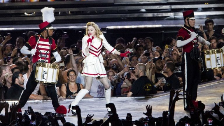 Мадона по време на първия си концерт от турнето в Тел Авив