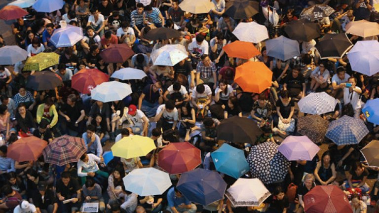 Протестът в Хонконг е известен като "Революцията на чадърите"
