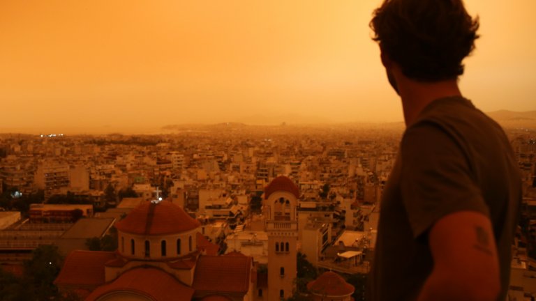 Арабски нощи: Оранжевото небе над Гърция (снимки)