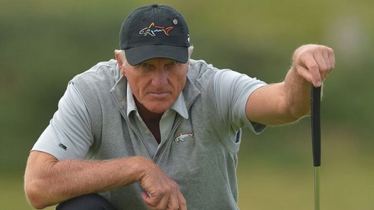 Голямата бяла акула спокойно си разцъква голф, вече без състезателен елемент, и калкулира успехите в бизнеса.