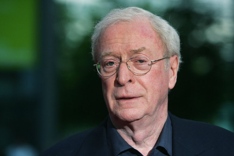 Самият Кейн никога не е пробвал кокаин. Твърди, че веднъж е пушил марихуана, а след това в продължение на часове не е престанал да се смее, което му е попречило да си извика такси. Така е трябвало да се прибира пеша до вкъщи, което го е спряло да повтори опита си с канабиса.