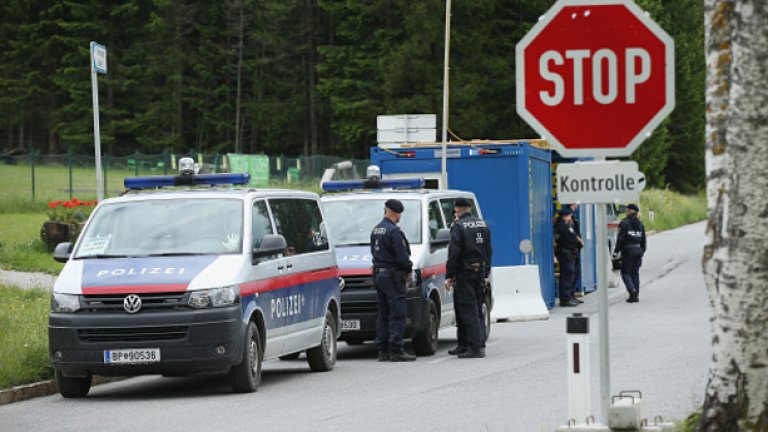37-годишният румънски шофьор е арестуван и е заподозрян за участие в други операции по трафик на хора.