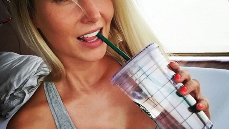 Няма спор, че е еднакво важно Тер Стеген еднакво добре да пази вратата и любимата си.