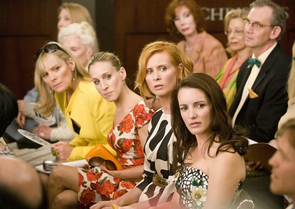 Свада с останалите момичета
Животът да се пренесе в изкуството също е възможен вариант. Използването на реалната кавга между Сара Джесика Паркър и Ким Катрал е опция за сценаристите, като на екран може да изострят отношенията между Саманта и някое от другите момичета.