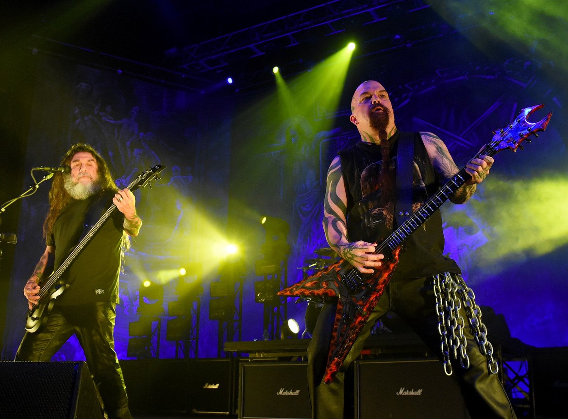Slayer - Raining Blood
Един от най-култовите и иконични китарни рифове в тежката музика. Кери Кинг просто е велик.