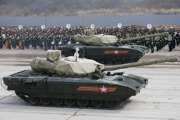 Цената на един танк от ново поколение Т-14 е около 400 млн. рубли (или 7,2 млн. евро) - тройно повече от стария Т-90