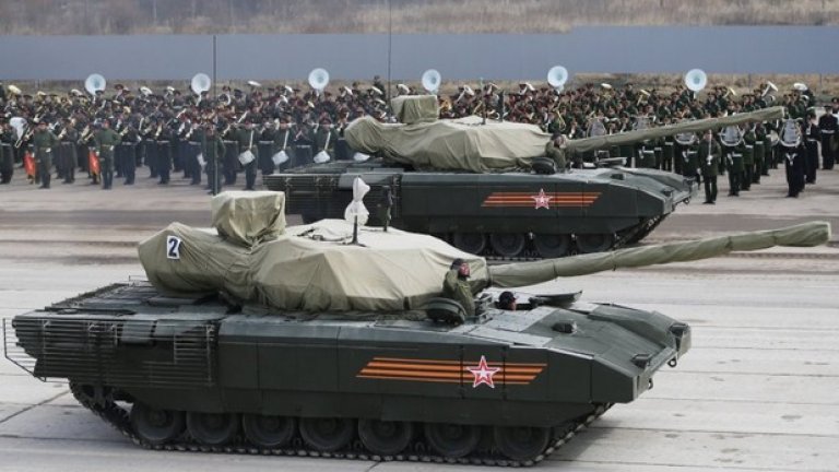 Цената на един танк от ново поколение Т-14 е около 400 млн. рубли (или 7,2 млн. евро) - тройно повече от стария Т-90