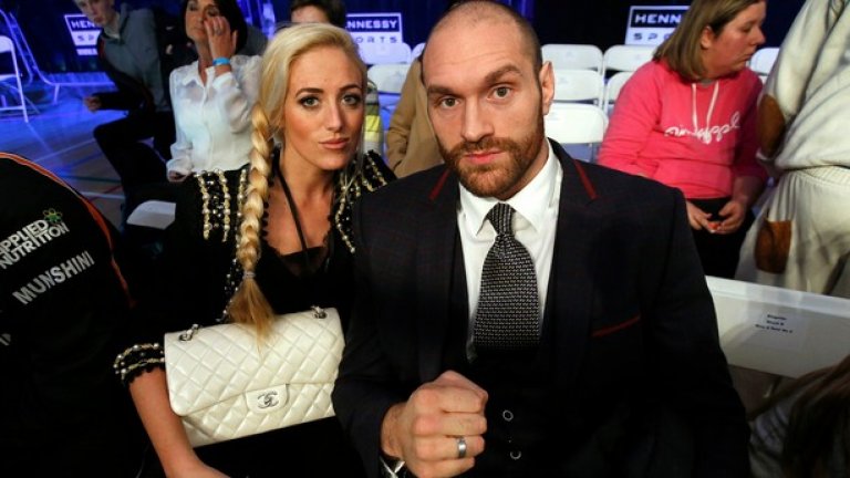 Съпругата ми Парис понякога се нуждае от ъперкът, а понякога не, твърди Тайсън Фюри.