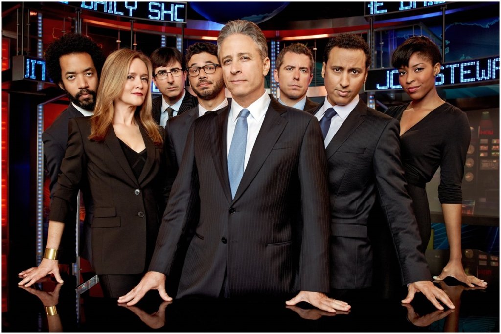 „The Daily show“ 
За втори път от създаването си, тази година  шоуто смени своя водещ. Джон Стюард беше сменен от комикаТревор Ноа.  Ако някога сте го гледали, ще разберете защо „The Daily Show“ абсолютно заслужава своето трето място.