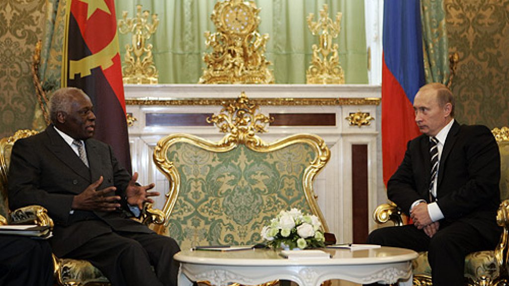 Vladimir_Putin_with_Jose_Eduardo_dos_Santos-1