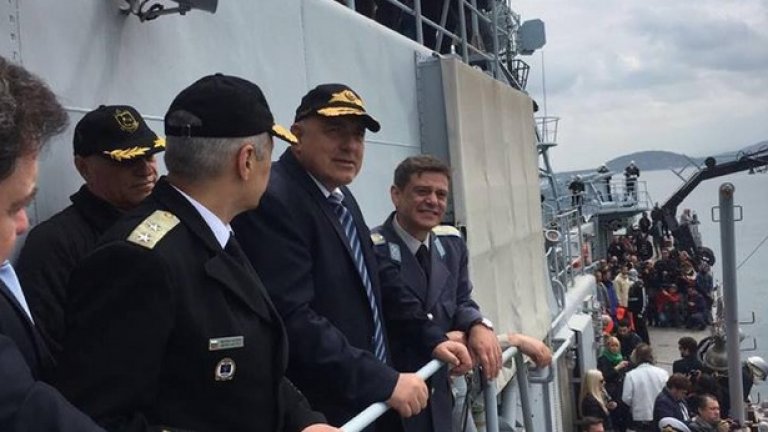 Борисов се появи на морско учение срещу нелегални мигранти
