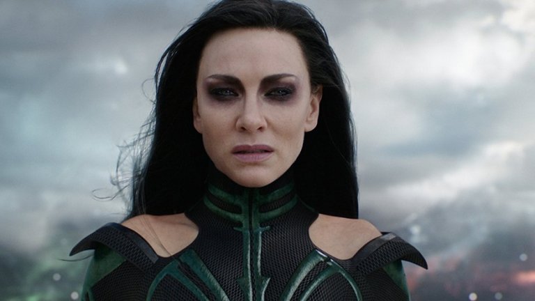 Кейт Бланшет - 12,5 млн. долара 
Участието на актрисата в "Тор: Рагнарок" и "Бандитките на Оушън" й гарантираха място в тази класация. Семейният филм "Мистерията на къщата с часовника", в който ще видим и Джак Блек и Кайл Маклоклан, също най-вероятно ще пожъне успехи.
Той ще е по кината в България в края на септември тази година. В първите месеци на 2019-а Бланшет ще е в главната роля в Where'd You Go, Bernadette.