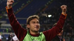 След тежкото поражение от Шахтьор (Донецк) в Шампионската лига капитанът Франческо Тоти трябва да поведе отбора на Рома в дербито с Лацио