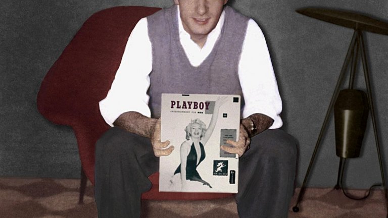 27-годишният Хефнър с първия брой на Playboy в ръце. Тогава той още не подозира каква революция в еротиката ще предизвика.