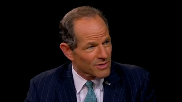 Използването на мрежа за елитни проститутки коства кариерата на бившия губернатор на щата Ню Йорк Елиът Спицър. Той афишираше, че е привърженик на твърдата линия спрямо проституцията, но се оказа клиент на "ВИП клуба на императорите" и светкавично хвърли оставка     
Миналата година Спицър направи неуспешен опит да се завърне в политиката