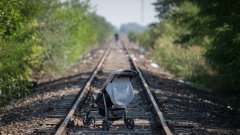 Откриха мъртви бежанци във влак в Австрия.
