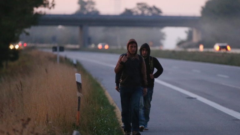 Нов закон спира потока от бежанци от Западните Балкани към Германия