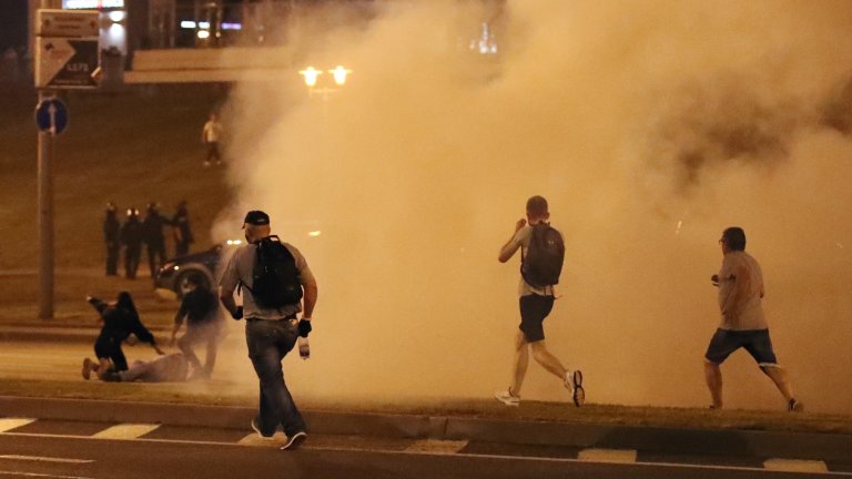 Брутално насилие смачка протеста в Беларус