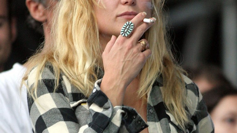 Кейт Хъдсън в небрежно облекло по време на музикалния фестивал "Bonnaroo" през 2005 година в Манчестър, Тенеси, САЩ.