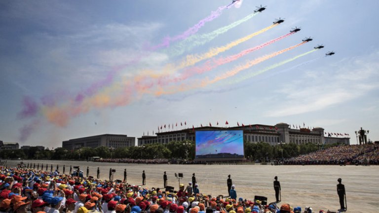 Зрелищен парад в Китай по случай края на Втората световна